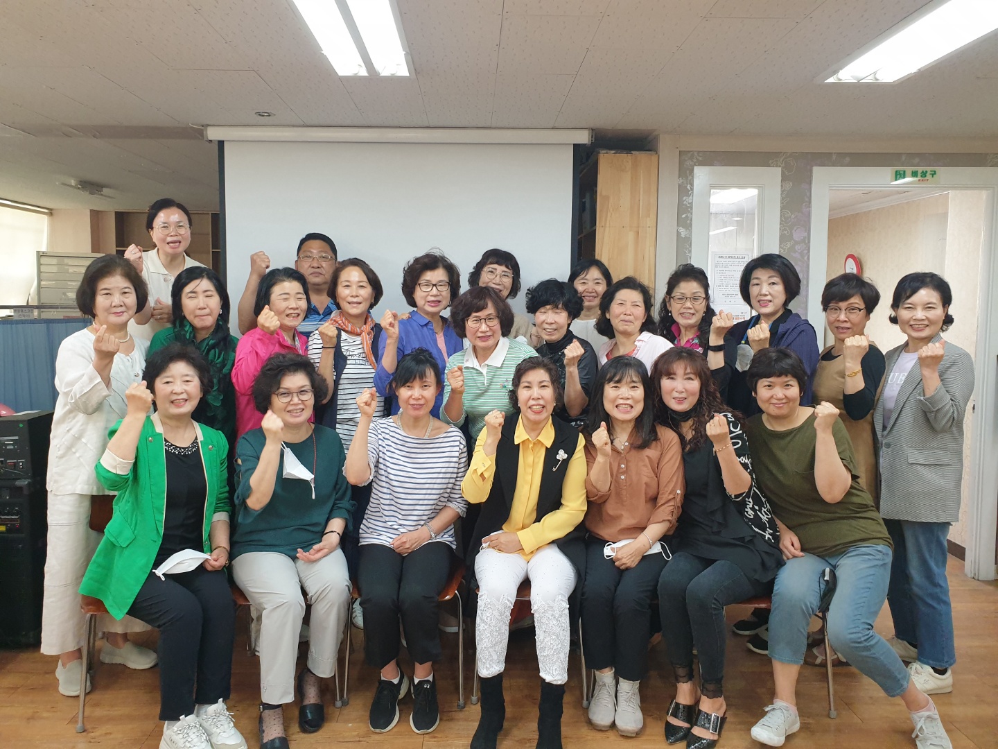 1948697120_Pgeny7sO_7bf0558ba3b559a2b824b5fe5c3779134c8b5e24.jpg 이미지크게보기